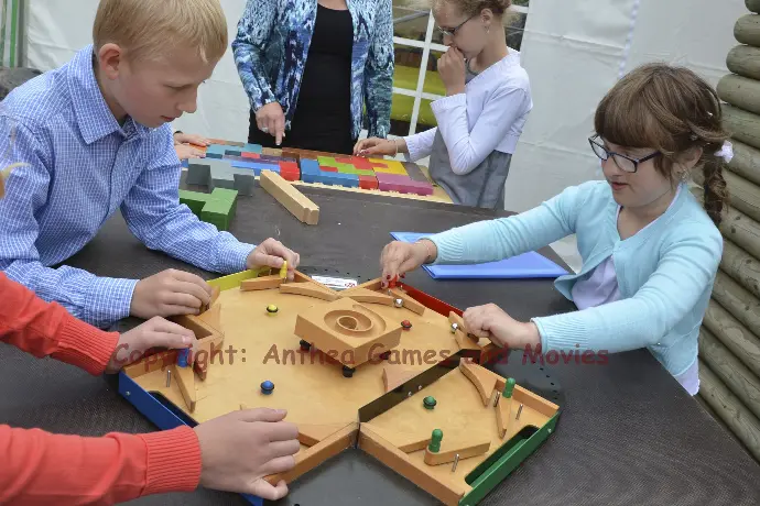 Location du jeu en bois "Spirobille" - Anthea Games